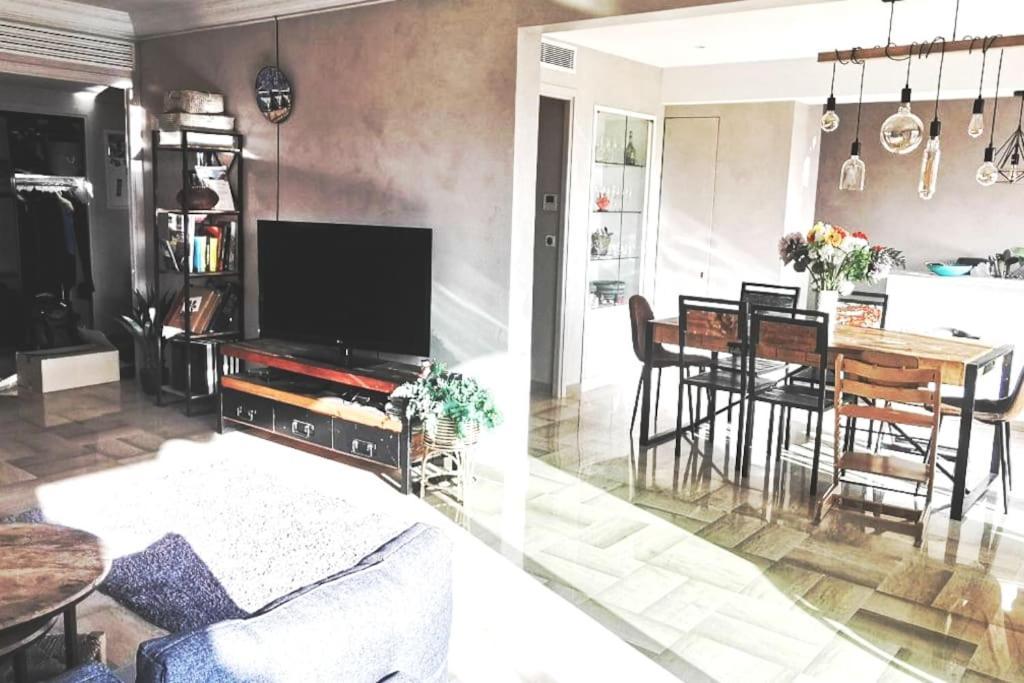 Appartement Nice Centre Vue Mer Avec Piscine Pour Famille, Couple D'Amis Pas De Groupes De Jeunes Autorises Exterior foto